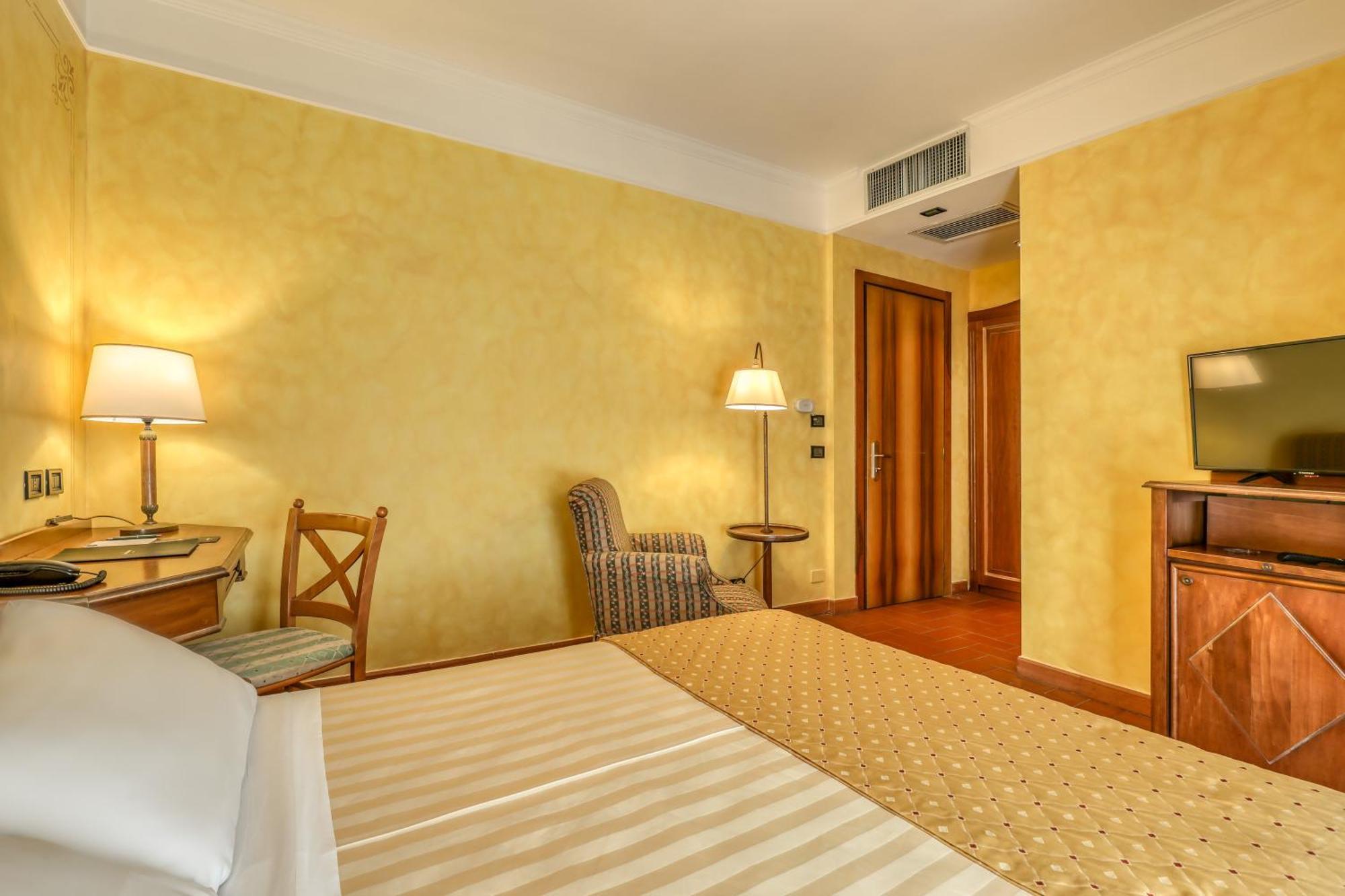 Hotel Ristorante La Pergola Magliano Sabina Chambre photo